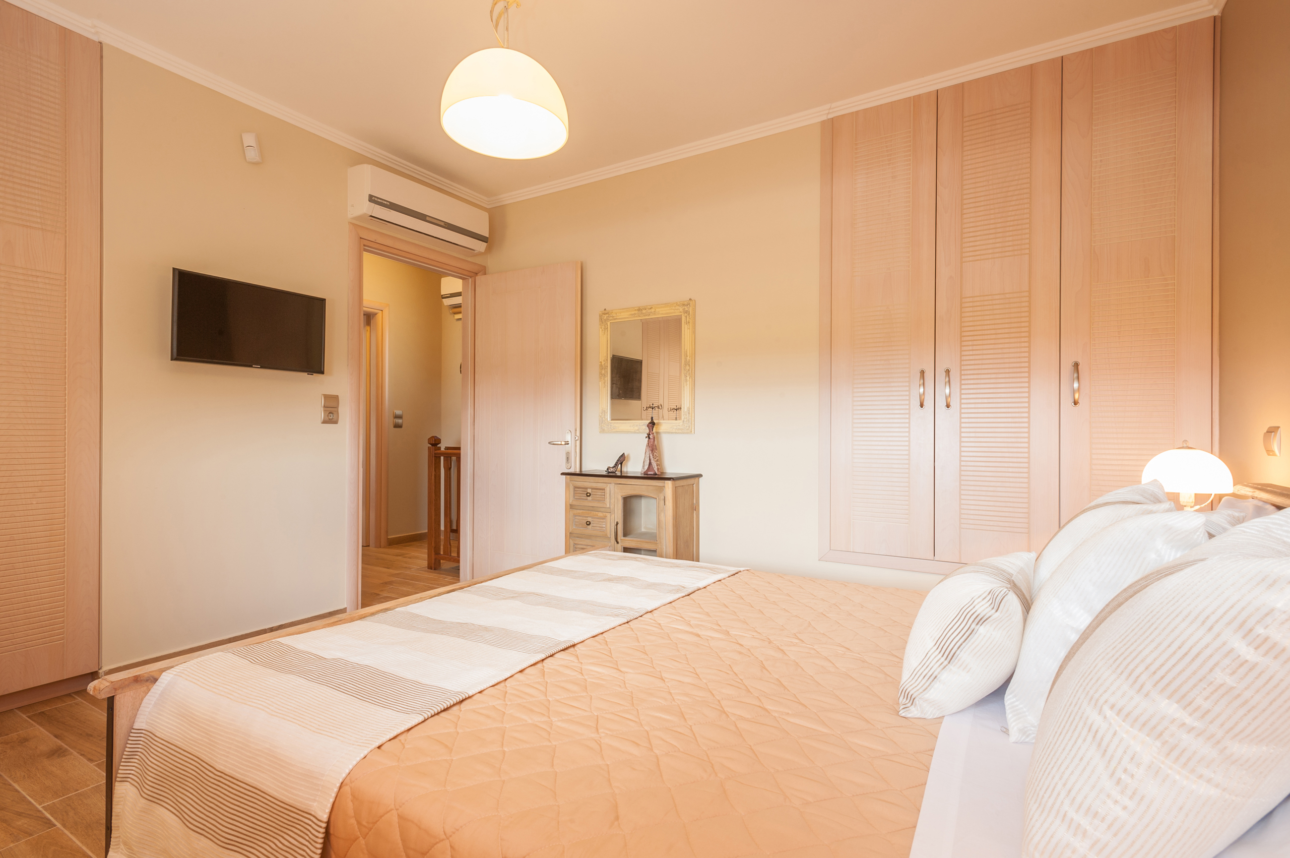 Evgatis Beach Stone Villas