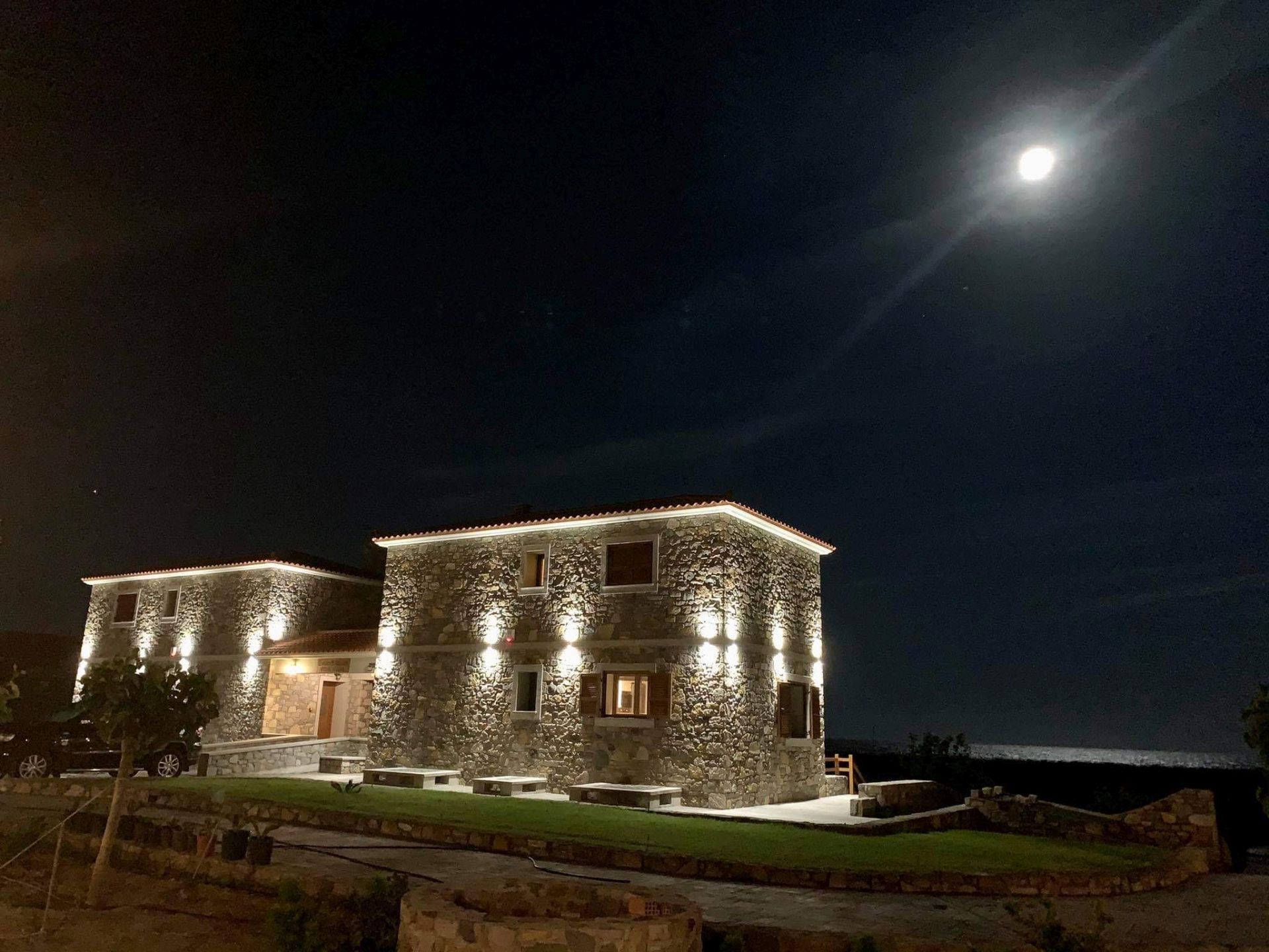 Evgatis Beach Stone Villas