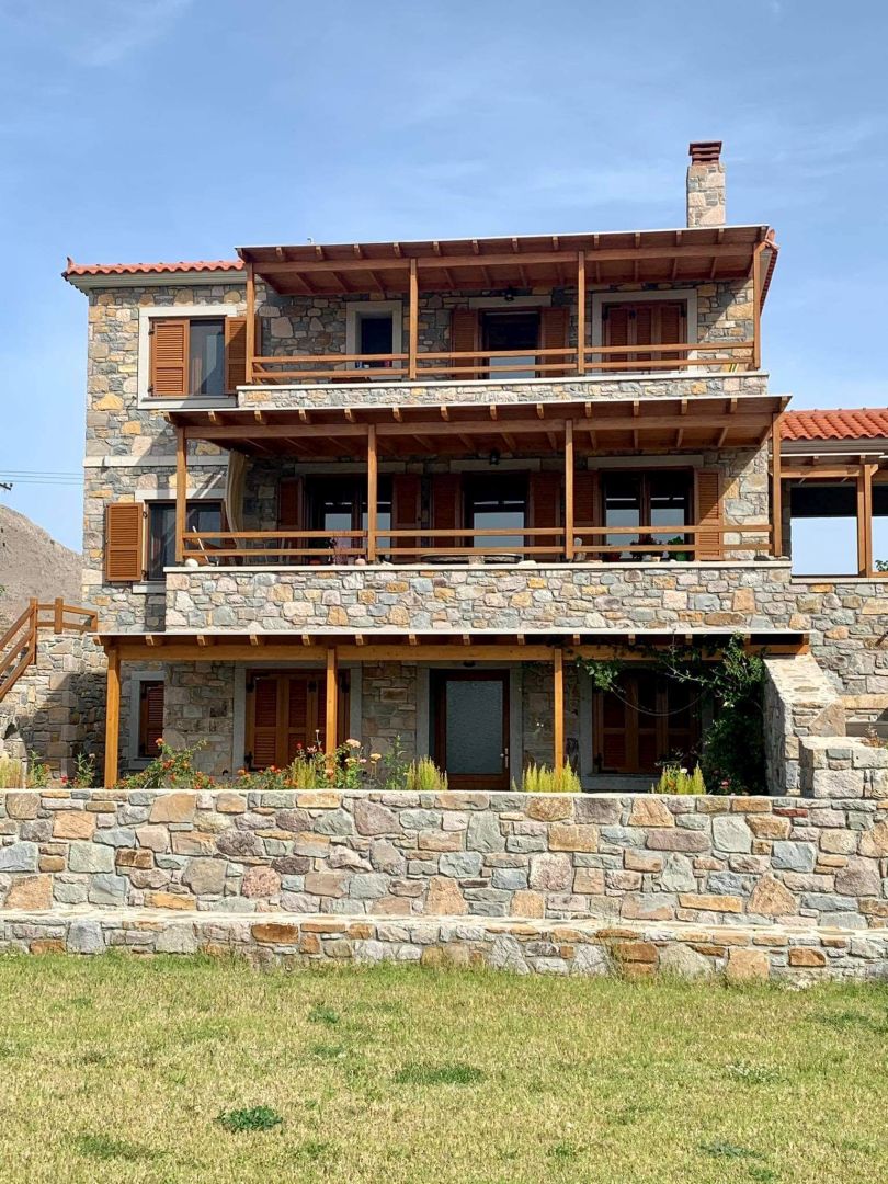 Evgatis Beach Stone Villas